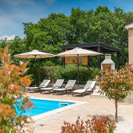 Holiday home Pepa Butori